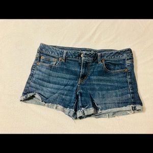 Women’s size 14 American Eagle raw hem denim shorts